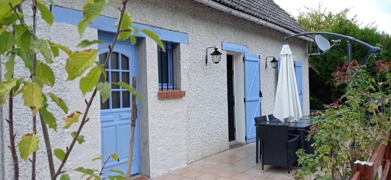 Chez Sophie Et Thibault Hotel Sceaux-du-Gatinais Buitenkant foto